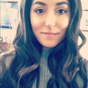 Meet your Posher, Casey